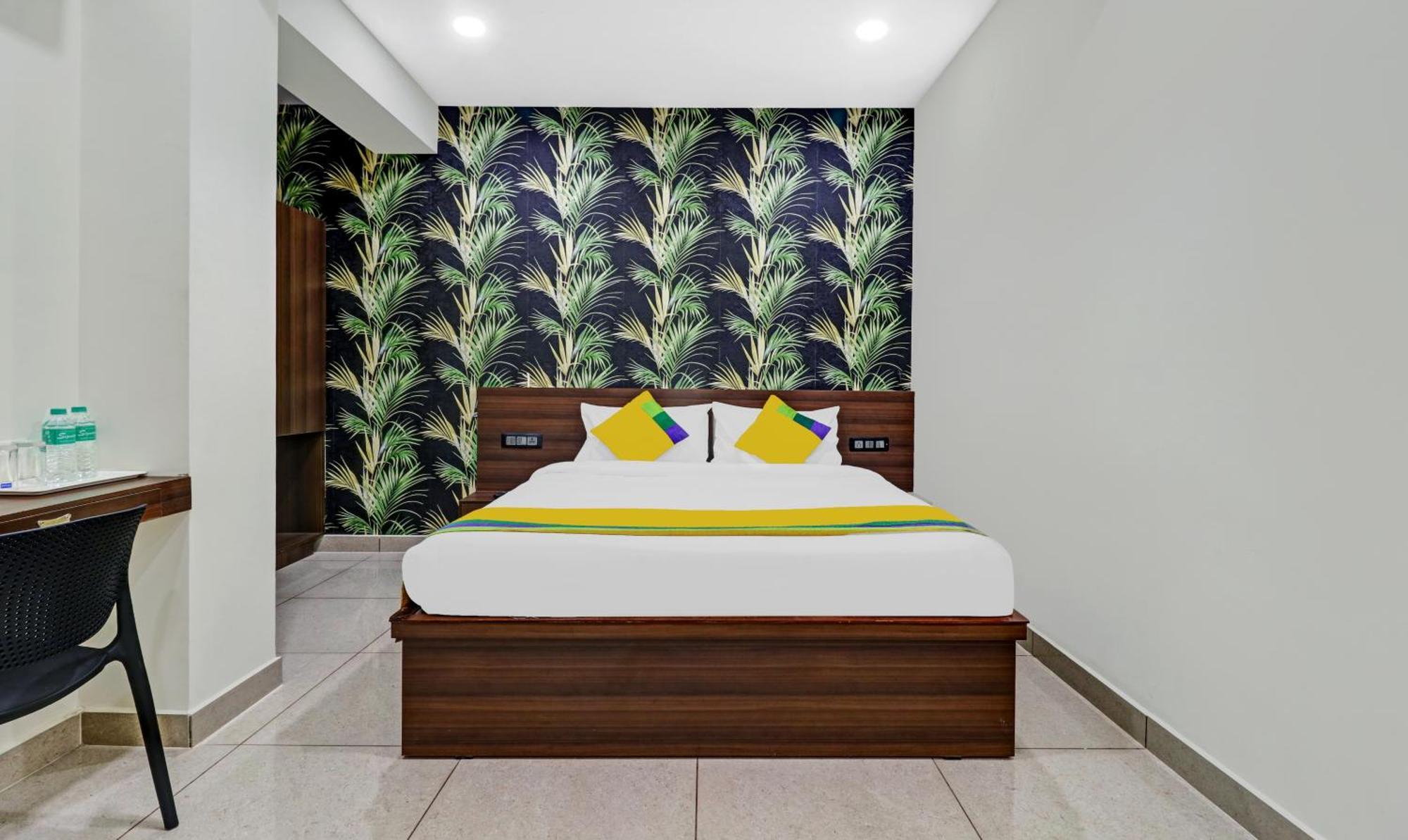 Hotel Nrm Residency Mysore Exteriör bild